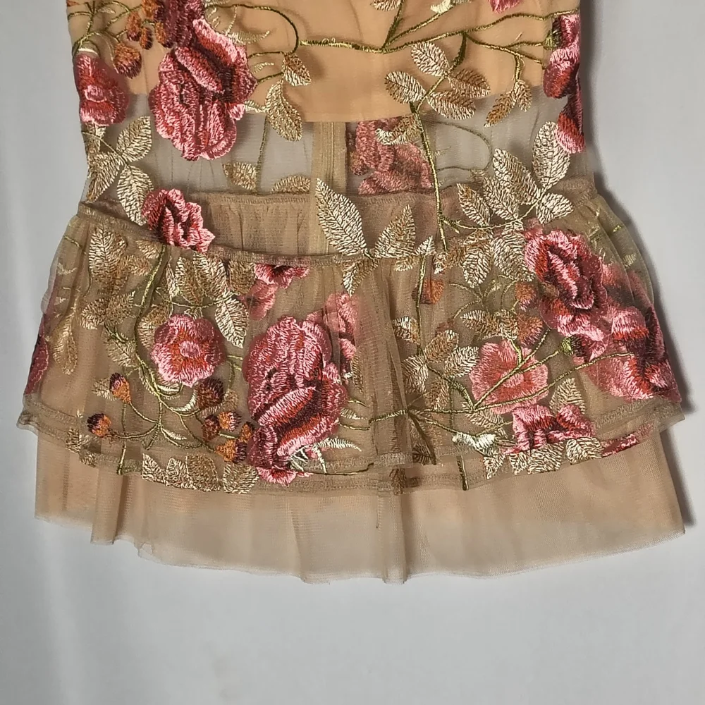 🌺 Floral Embroidered Beautiful Sleeveless Somewhat Sheer Top By Vone - Size 6❤️ - Picture 7 of 11